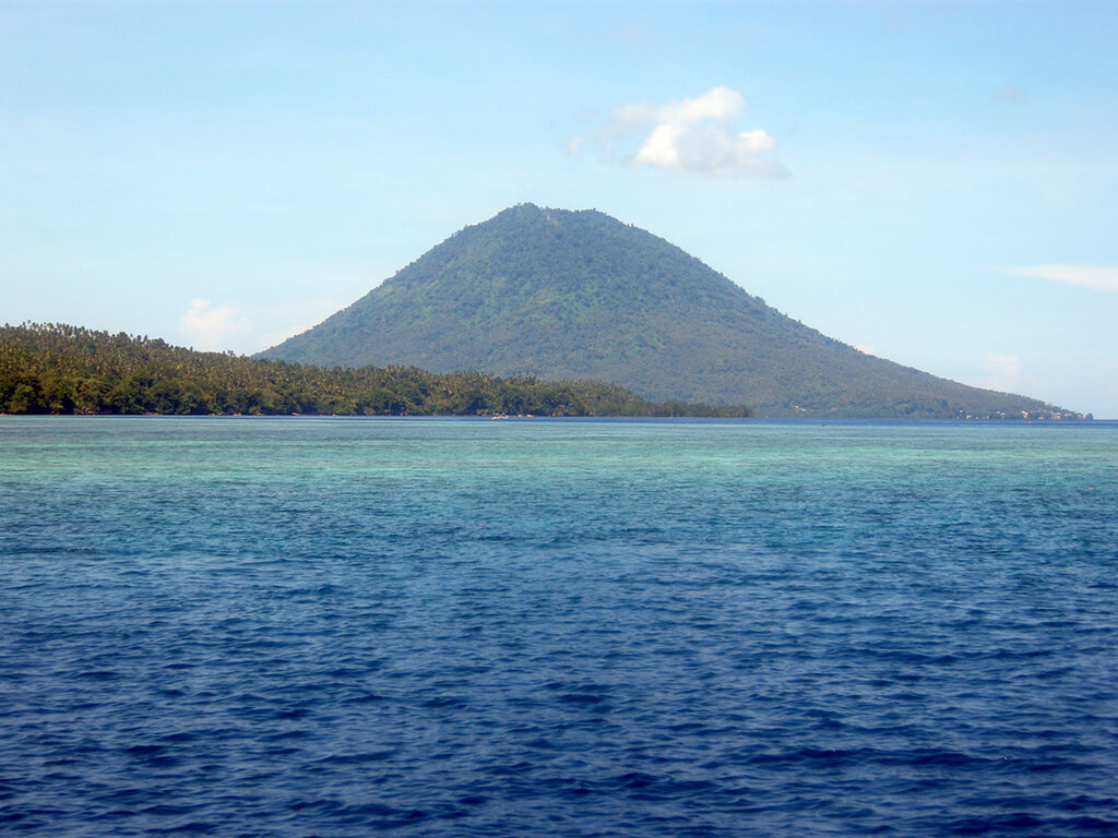 Bunaken Island : Bunaken Island :