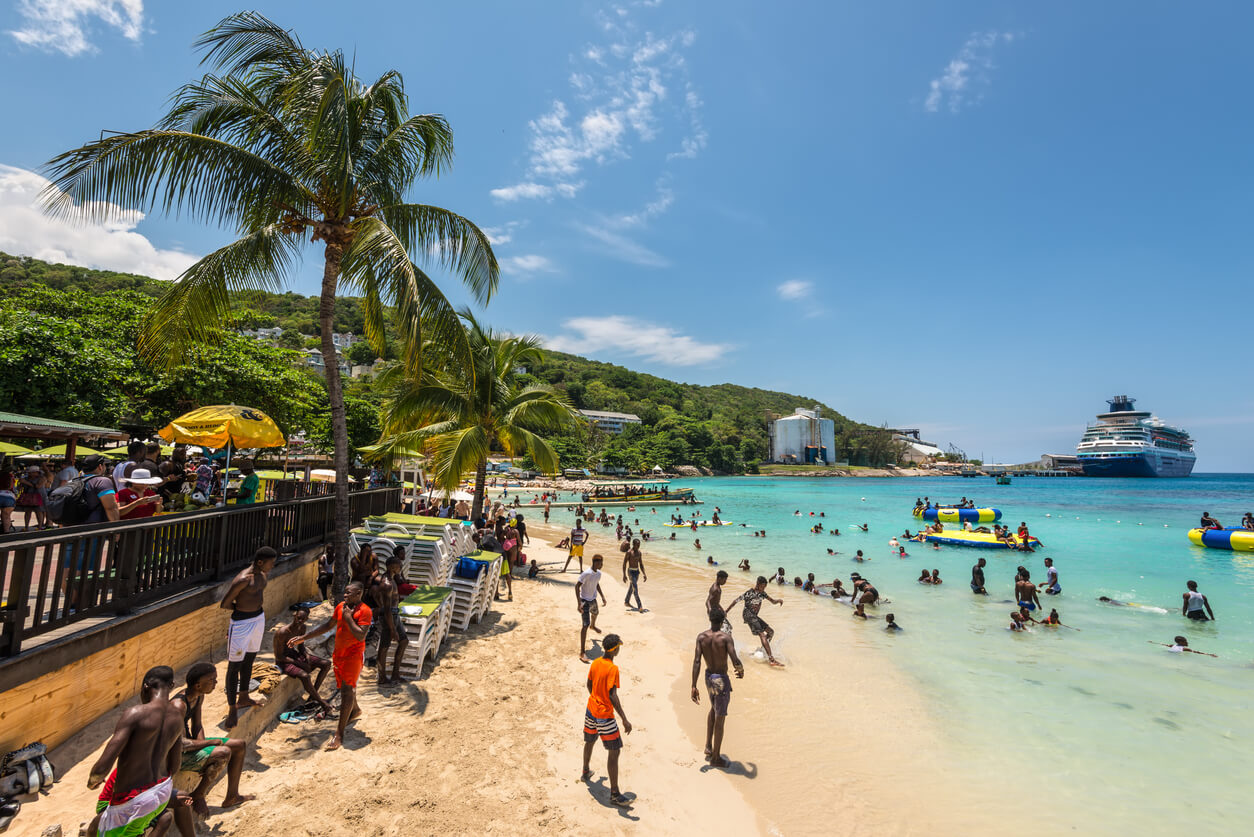 Giamaica: La plage d'Ocho Rios en Jamaïque Giamaica: La plage d'Ocho Rios en Jamaïque