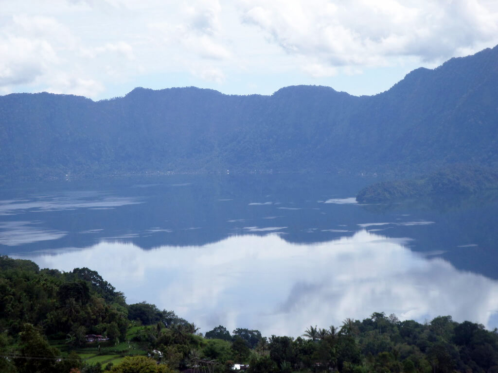 Lac Maninjau : Lac Maninjau :