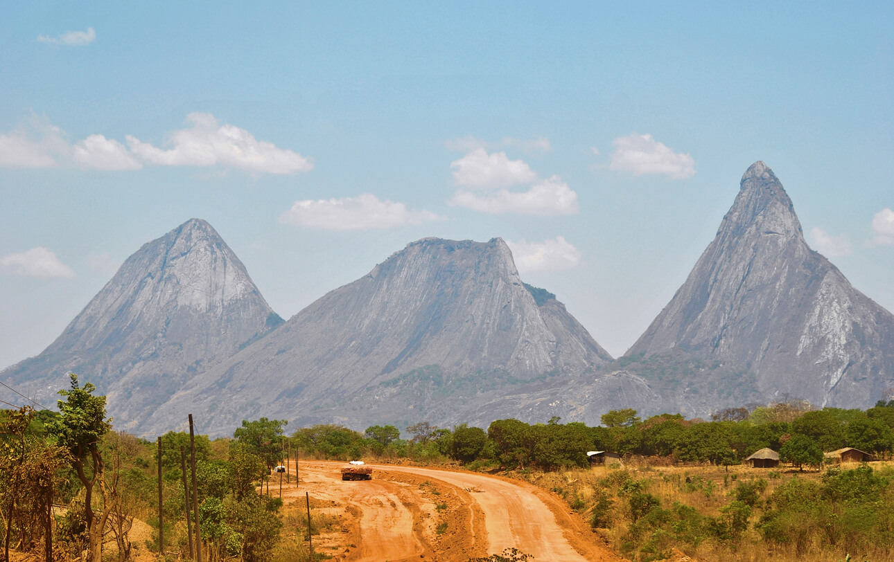 Mozambico: Voyages à travers le désert du Nord du Mozambique Mozambico: Voyages à travers le désert du Nord du Mozambique