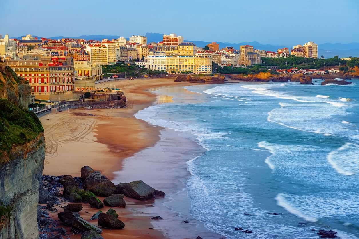 Paesi Baschi francesi: Biarritz et ses célèbres plages dans le Pays Basque Paesi Baschi francesi: Biarritz et ses célèbres plages dans le Pays Basque