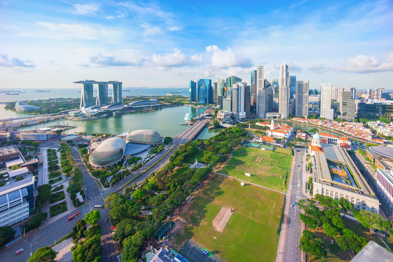 Singapore: Vue aérienne sur Marina Bay à Singapour Singapore: Vue aérienne sur Marina Bay à Singapour